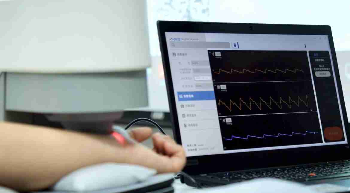 云顶国际8588yd耘康以高解析与拟真的显示技术，，将其应用于中医检测，，，提供“中医数位化检测方案”，，使传统中医检测结果数据化与可视化