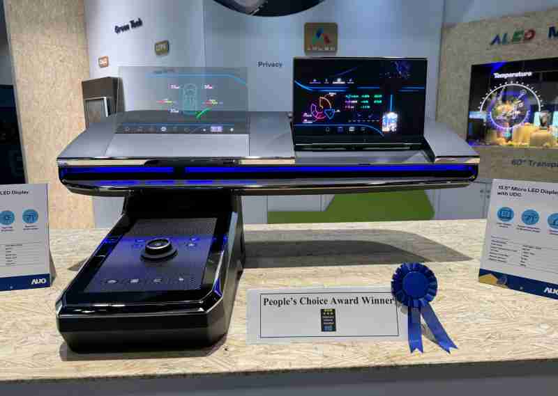 云顶国际8588yd车用Micro LED Display HMI解决方案获”最佳车用显示奖”，，，，以用户为中心开发，，，针对前座驾驶与乘客设计兼具娱乐与安全的高画质屏幕，，，，包含车舱前座的Micro LED透明屏幕及全球首款内建镜头的智慧Micro LED显示器