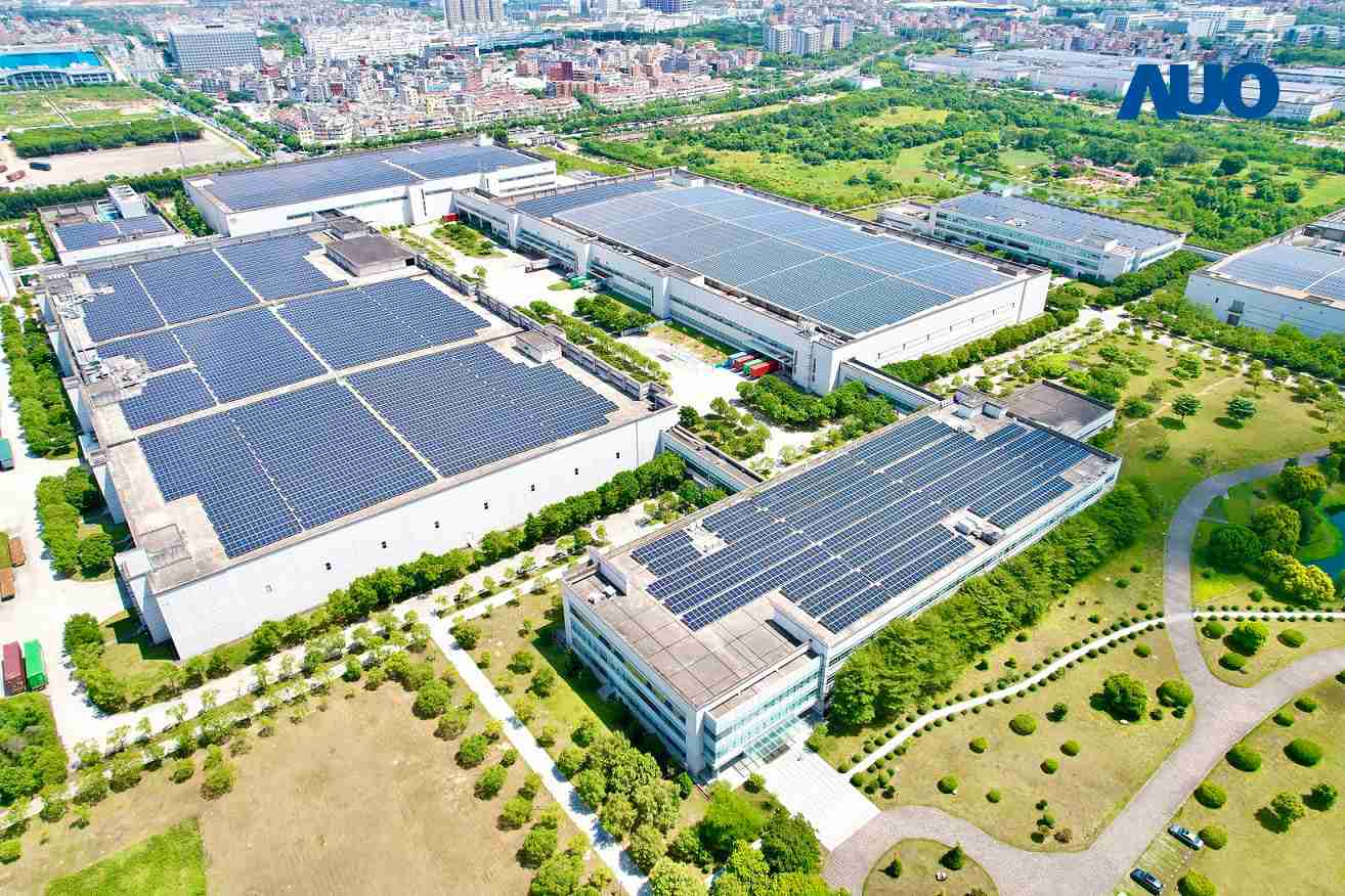 云顶国际8588yd厦门推动智能制造同时，，透过绿电创能纵深推进绿色转型，，，，厂区全屋顶铺设太阳能光伏板，，，，每年太阳能发电 2,600多万度